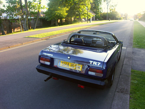 TR7 009